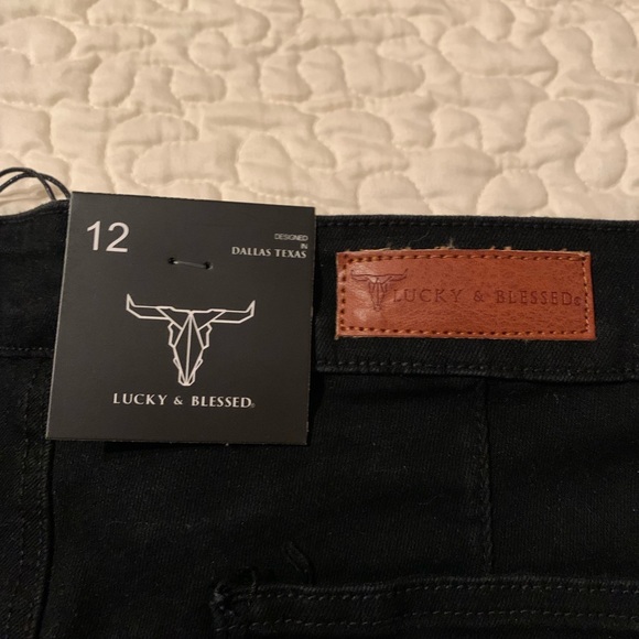 LAST PAIR! BLACK L&B Flare Leg Stretch Jeans.  Very stylish and sexy jeans. - Picture 3 of 6